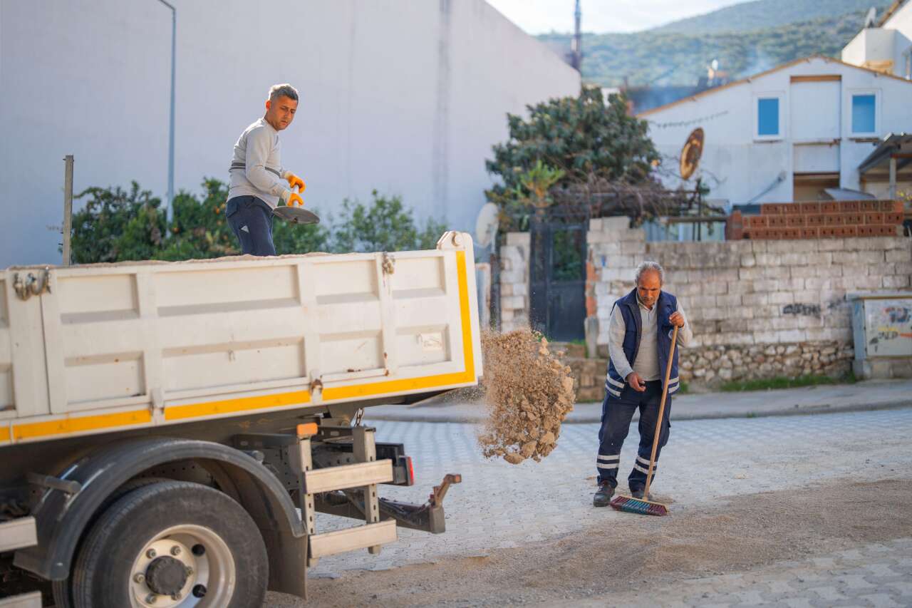 Milas Belediyesi’nden İlçe Yollarında Yoğun Mesai 4